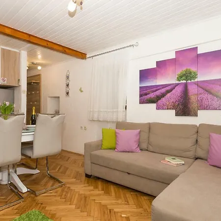 Apartamento Priska1700 *