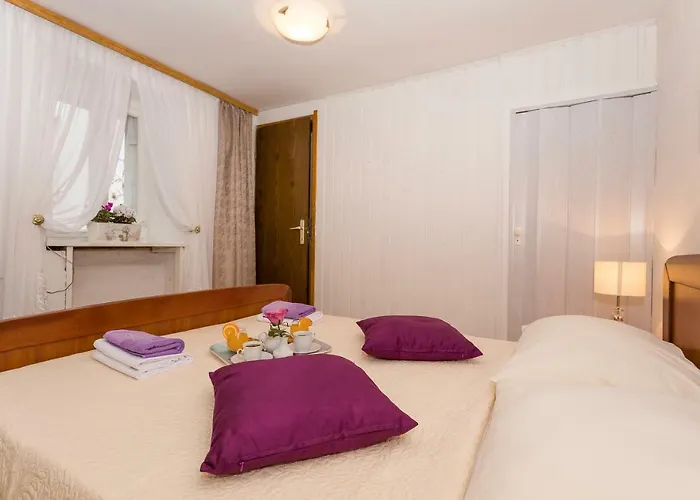 Priska1700 Apartman *