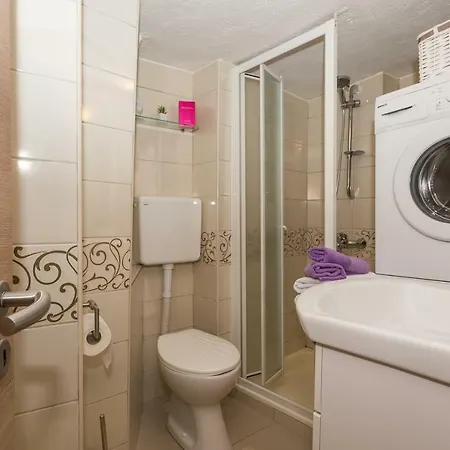 Priska1700 Apartmán *